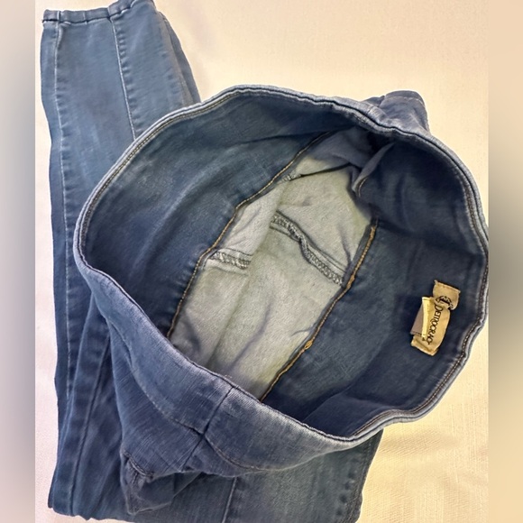 Women's Democracy “Gut Buster” Blue Jeans, size L - Picture 5 of 5